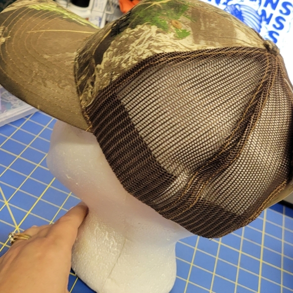 Realtree Camo Capital Farm Credit Mesh Adjustable Cap Hat - Picture 4 of 6